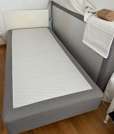 2 st DUX sängar 90x200x25 cm inkl. vita sängben