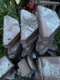 kantsten/ knäcksten bortskänkes