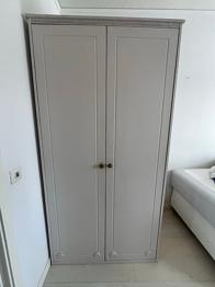 Stilren garderob - skänkes. Hämta senast 27e