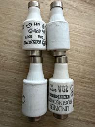 4.st 20A 500v säkringar bortskänkes