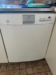 AEG underbyggd diskmaskin vit 60cm