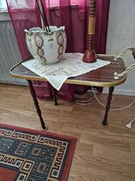 Litet bord bortskänkes mot avhämtning