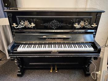 Piano bortskänkes