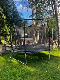 Studsmatta från Adrenalin bortskänkes