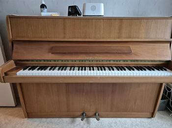 Piano bortskänkes
