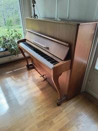 Östlind & Almquist akustiskt piano
