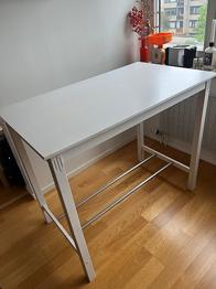 Vitt barbord bortskänkes