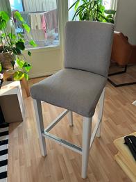 Barstol Ikea Bergmund 75 cm vit/grå