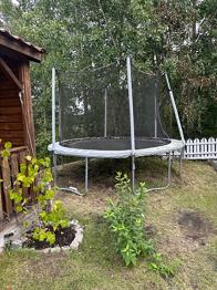 Studsmatta bortskänkes