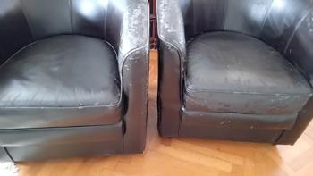 Två bruna Mio fåtöljer