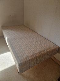 Enkelsäng/gästsäng 90 cm