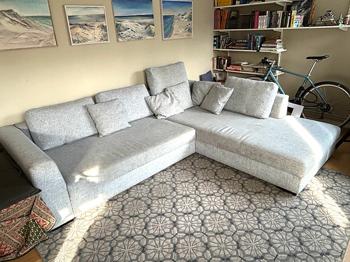 Hörnsoffa + kuddar skänkes