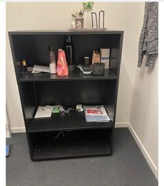 Svart hylla bortskänkes