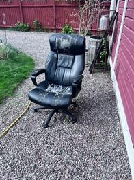 Gamingstol bortskänkes