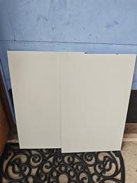 Skänkes 2 grå Bestå dörrar 60*38cm