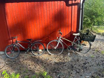 Två cyklar skänkes