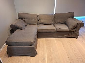 Ikea-soffa Ektorp bortskänkes