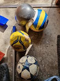 Bortskänkes trasiga fotbollar tex till hund