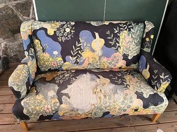2-sits soffa bortskänkes