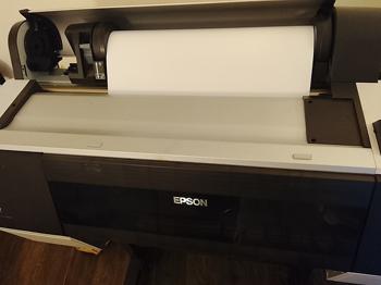 Bortskänkes Epson Stylus Pro 7900 storformatsskrivare