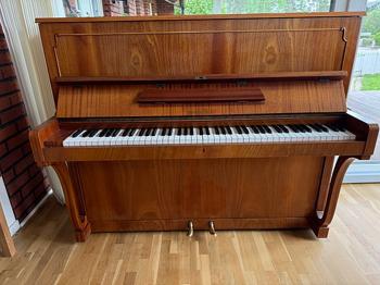 Östlind & Almquist - piano skänkes