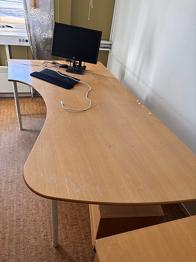 Skrivbord träfaner bortskänkes, snabb avhämtning