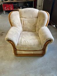 2 st fåtöljer bortskänkes