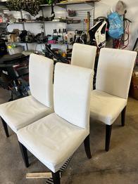 Bortskänkes: 4 vita IKEA-stolar mot upphämtning