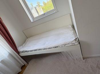 IKEA säng bortskänkes