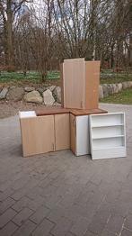 Köksskåp bortskänkes