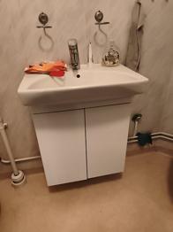 Handfat, blandare och underskåp