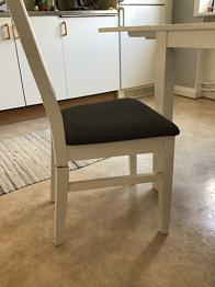 4 stolar bortskänkes