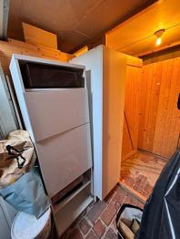 Två skåp bortskänkes