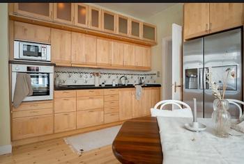 Bortskänkes Köksskåp och köksinredning