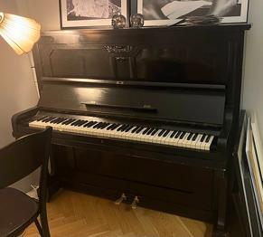 Piano bortskänkes mot avhämtning