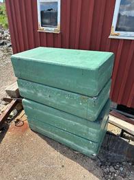 Bortskänkes: 4 flytelement för flotte eller bryggprojekt