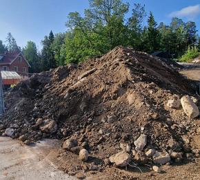 Fyllnadsmassor bortskänkes i Huddinge