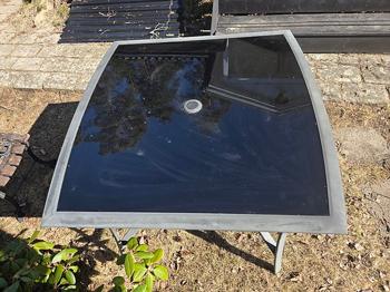 Bortskänkes - Trädgårdsbord glas metall svart rektangulärt