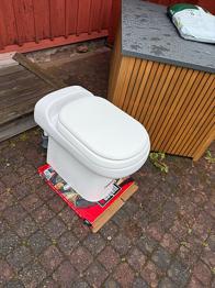 Sealand Compact Elite toalettstol vit