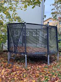 Studsmatta Orbit bortskänkes.