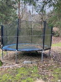 Studsmatta bortskänkes, finns nära Rotviksbro, på Bokenäset