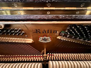 Piano bortskänkes