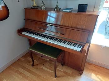 Piano bortskänkes