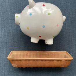 Stor spargris samt lerkruka