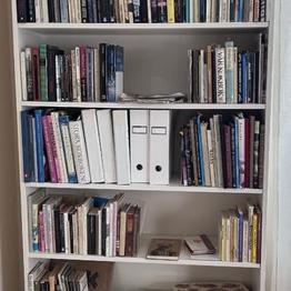 Två Lundqvist bokhyllor