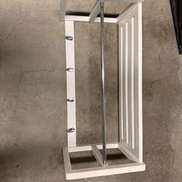 Hatthylla vit med krokar