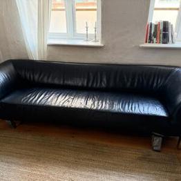 Lång skinnsoffa – Ilva Indkob