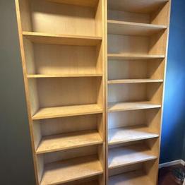 2 Billy bokhyllor skänkes