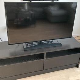 Tv bänk och Tv 40 tum