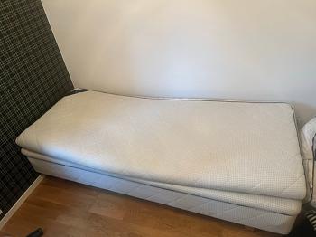 Säng 80 cm bortskänkes